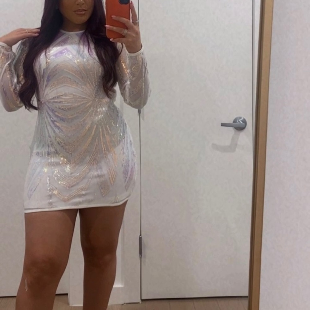 White curvy backless sequin dress